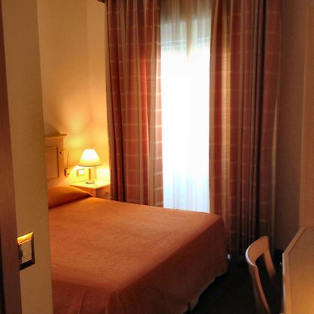 Hotel Byron Rimini Bilik gambar