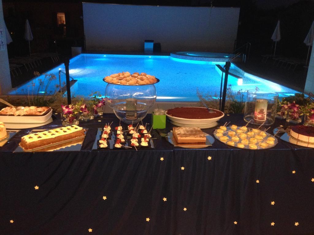 Hotel Byron Rimini Luaran gambar